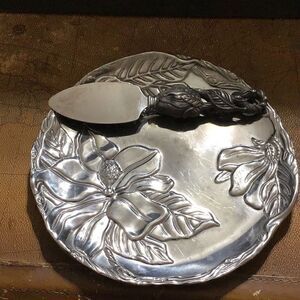 Magnolia platter 8 inch vintage Arthur court platter was unknown to handle servi